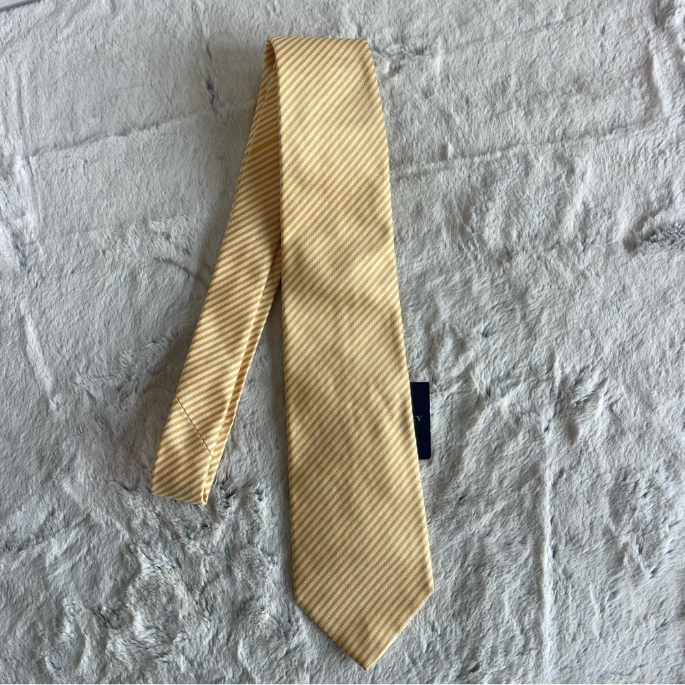 Burberry Classic Yellow and White Striped Tie New - Picture 4 of 10